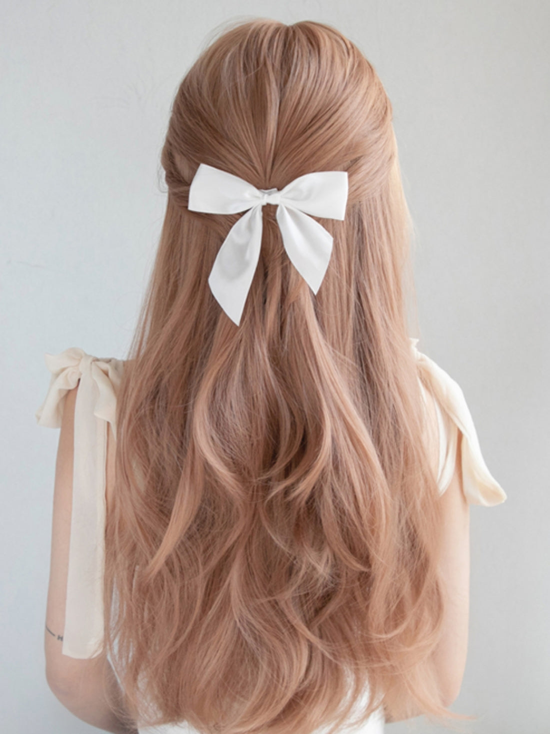 2022 Natural Blonde Long Wavy Synthetic Wig with Bangs