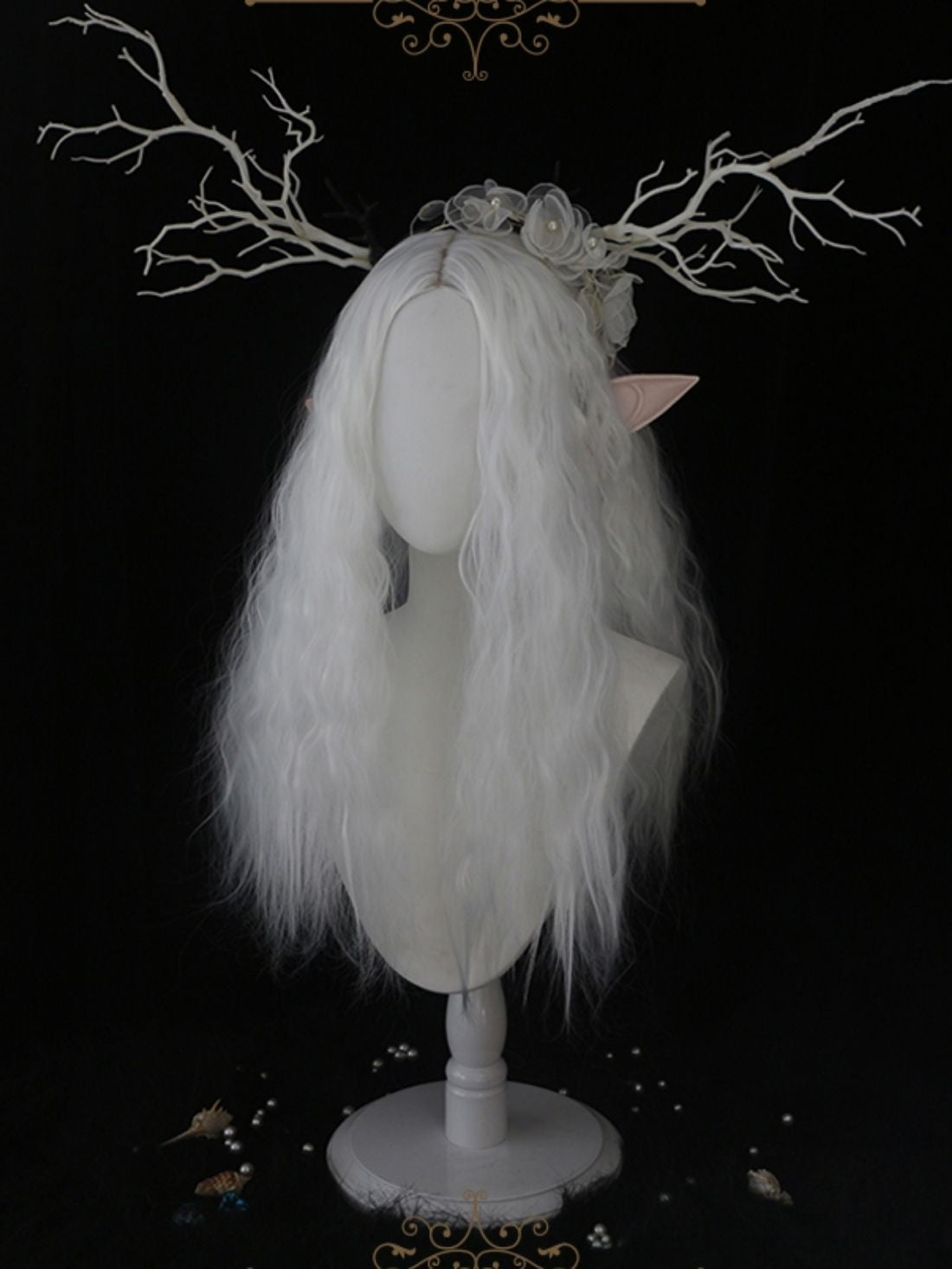 2022 Vintage Style White Long Wavy Synthetic Wig